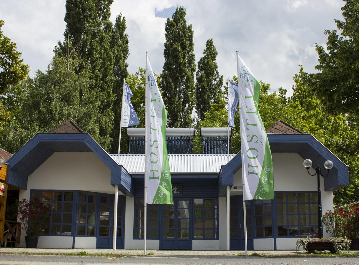 Blue Bike Hostel Balatonszárszó المظهر الخارجي الصورة