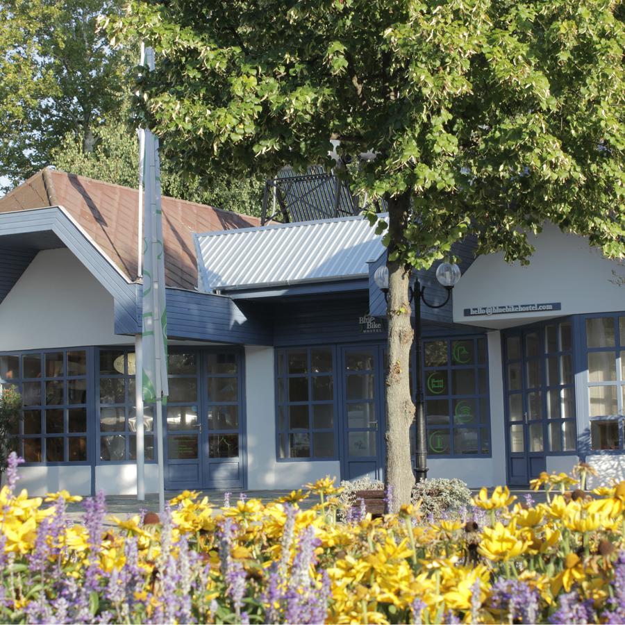 Blue Bike Hostel Balatonszárszó المظهر الخارجي الصورة